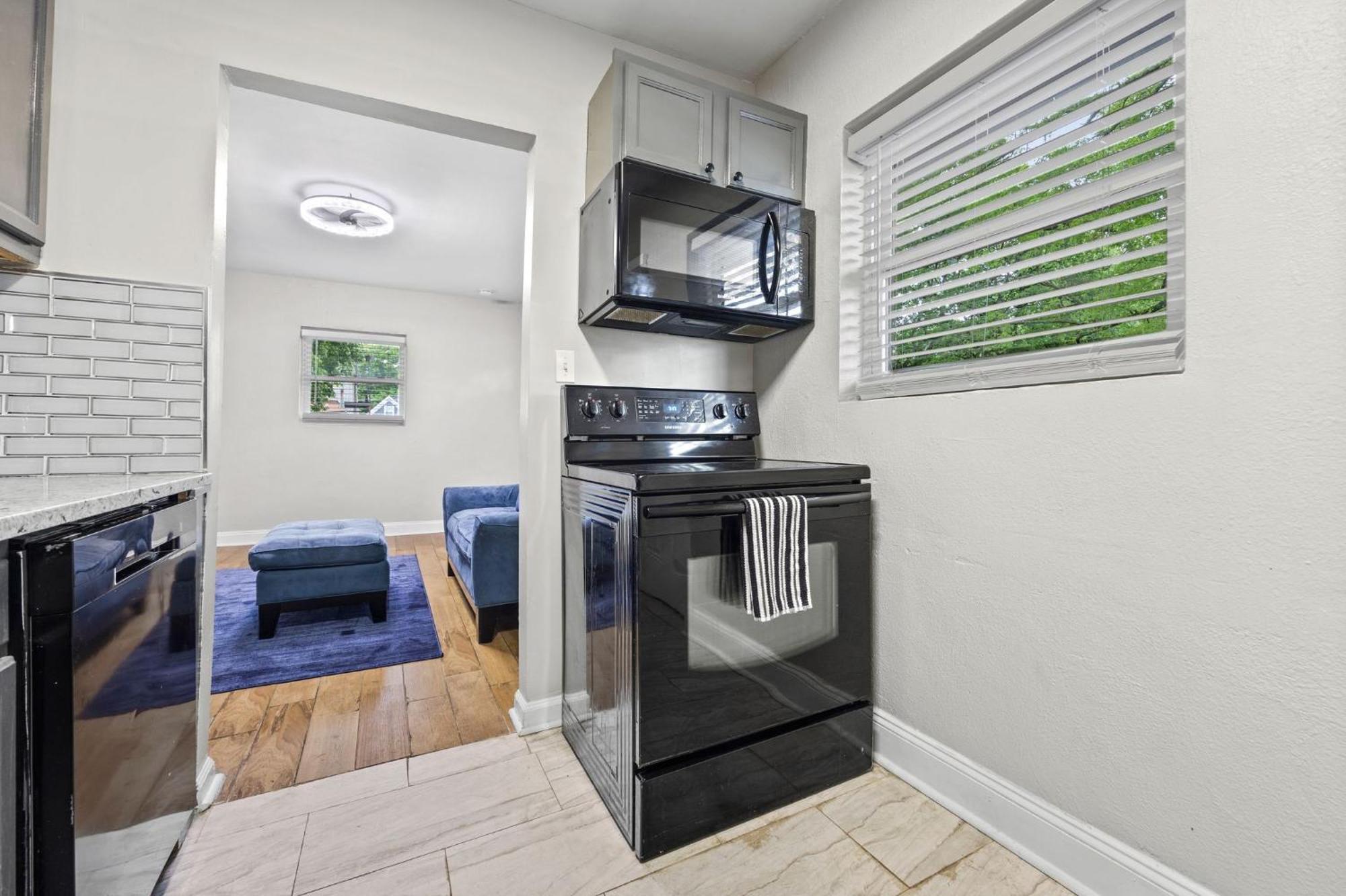 Holiday home Near -Benz Stadium & Parking *